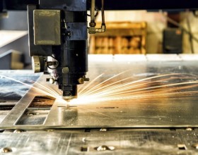 Tìm Hiểu Về Máy Cắt Laser Cắt Inox: Các Loại Máy Và Ứng Dụng Thực Tế