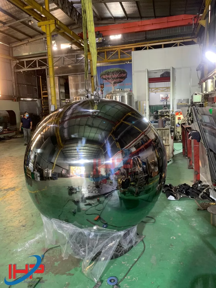 gia công quả cầu inox mỹ thuật D 1600