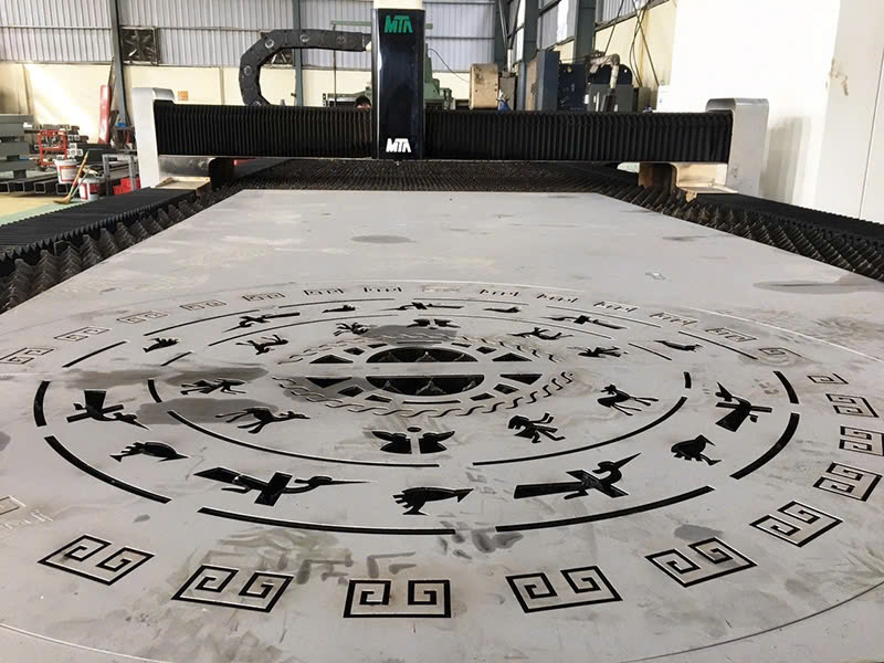 Cắt laser inox làm tấm trang trí 