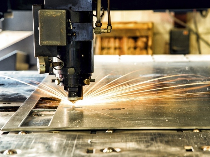Ứng dụng của máy cắt laser trong từng lĩnh vực công nghiệp
